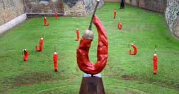 L’Epifania della Terra, mostra di mega sculture di frutta in quattro castelli pugliesi