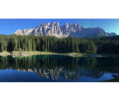 Carezza, il lago dell’arcobaleno dove si “ascolta” il vento