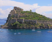 Scoprire camminando gli itinerari e il mare di Ischia