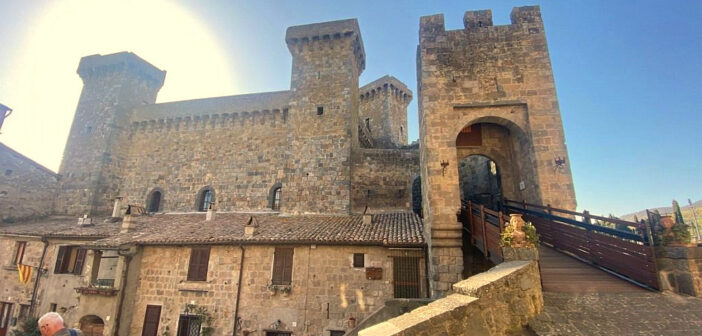 Bolsena, il borgo del Miracolo con affacci mozzafiato sul lago